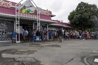 Nouvelle-Calédonie: un homme tué sur un barrage, six décès au total